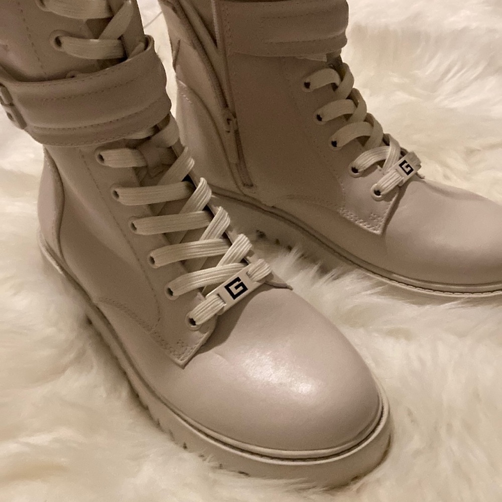 Women Guess combat boots size 8